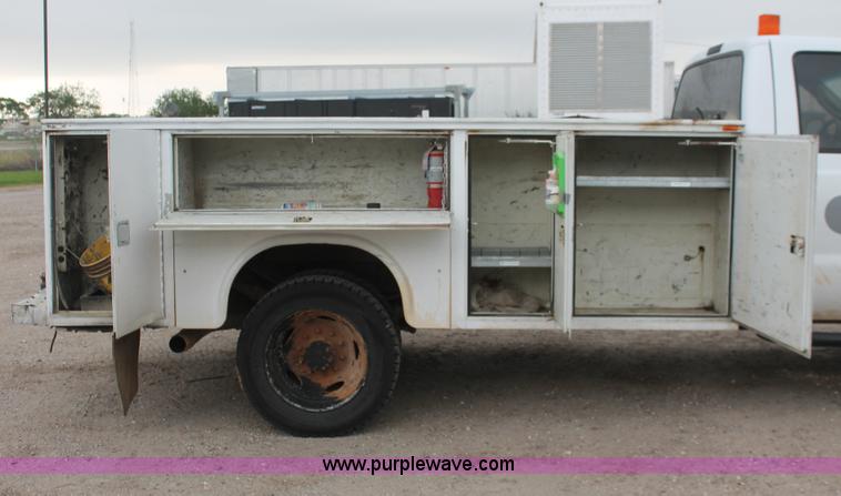 image for item H8415 2007 Ford F550 Super Duty XL utility truck