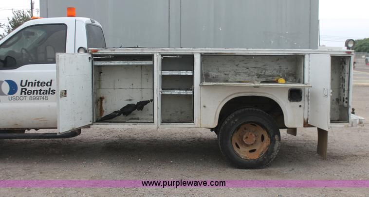 image for item H8415 2007 Ford F550 Super Duty XL utility truck