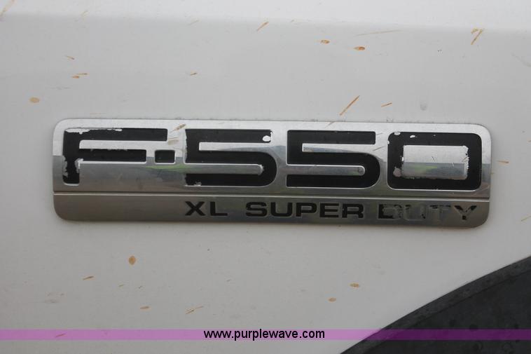 image for item H8415 2007 Ford F550 Super Duty XL utility truck