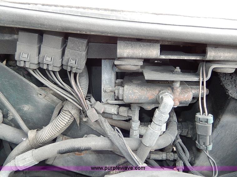 image for item I9452 2007 Tennant 6600 ride-on sweeper