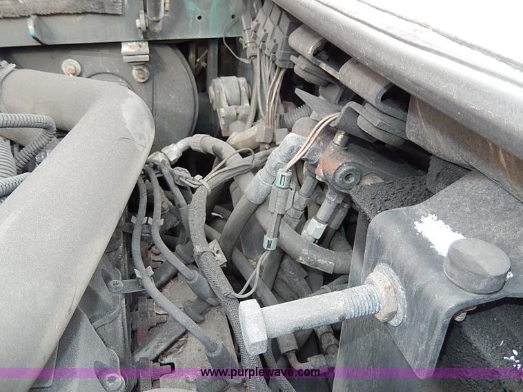 image for item I9452 2007 Tennant 6600 ride-on sweeper