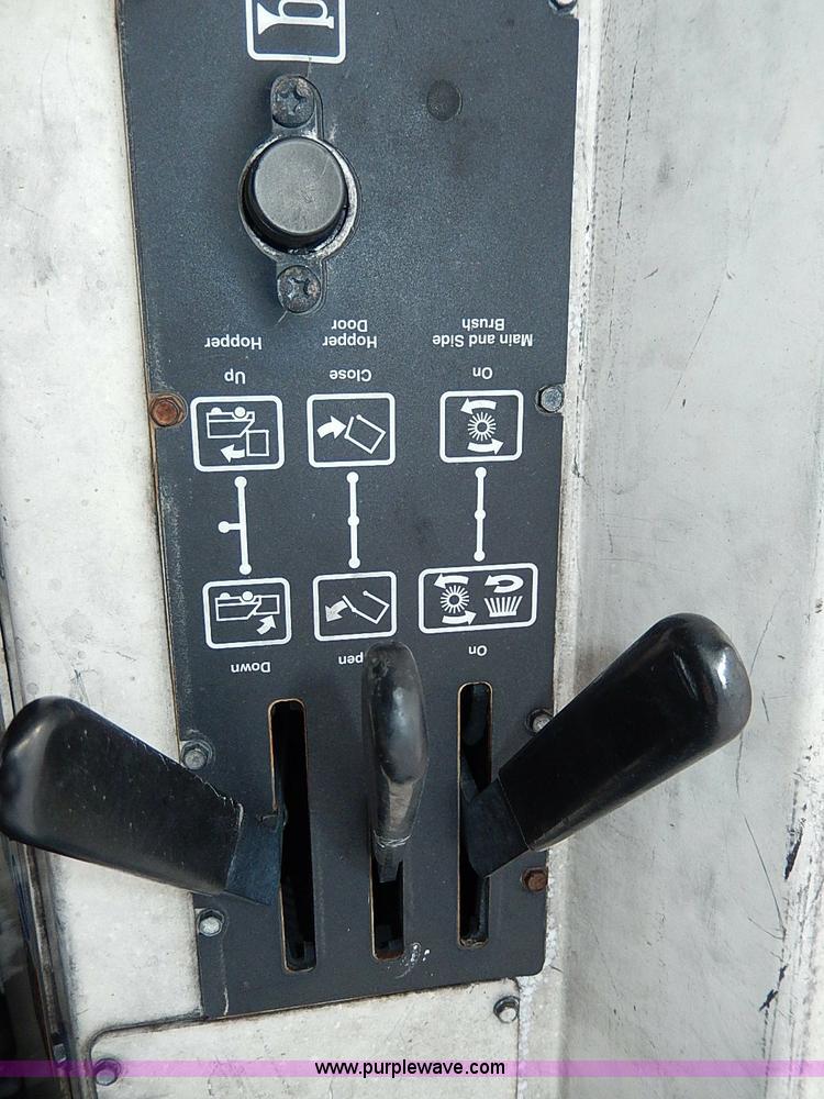 image for item I9452 2007 Tennant 6600 ride-on sweeper