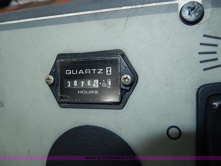 image for item I9452 2007 Tennant 6600 ride-on sweeper