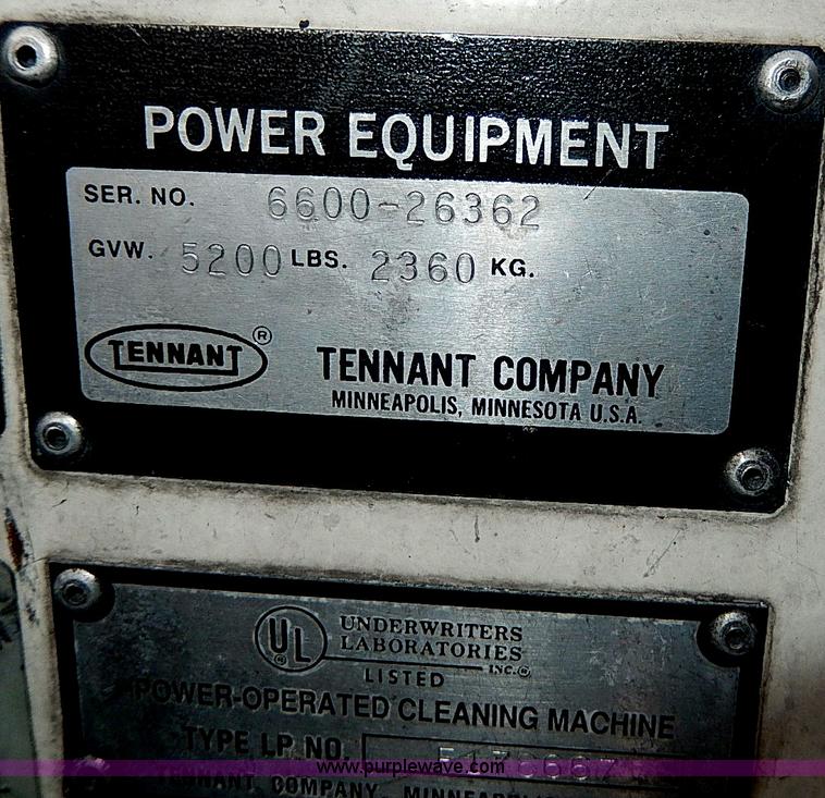 image for item I9452 2007 Tennant 6600 ride-on sweeper