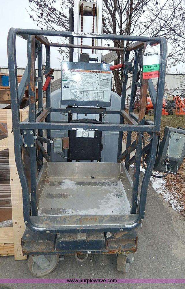 image for item I9458 2010 JLG 20MVL electric man lift