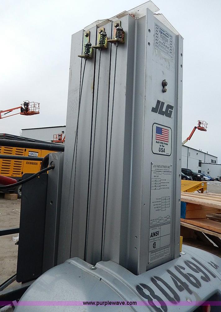 image for item I9458 2010 JLG 20MVL electric man lift