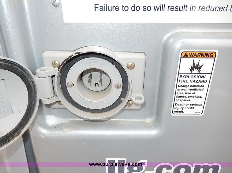 image for item I9458 2010 JLG 20MVL electric man lift