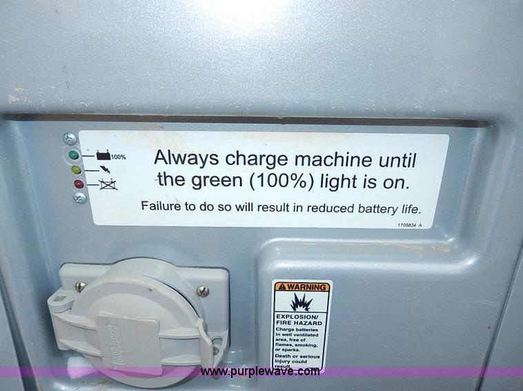 image for item I9458 2010 JLG 20MVL electric man lift