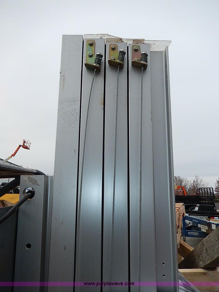 image for item I9458 2010 JLG 20MVL electric man lift