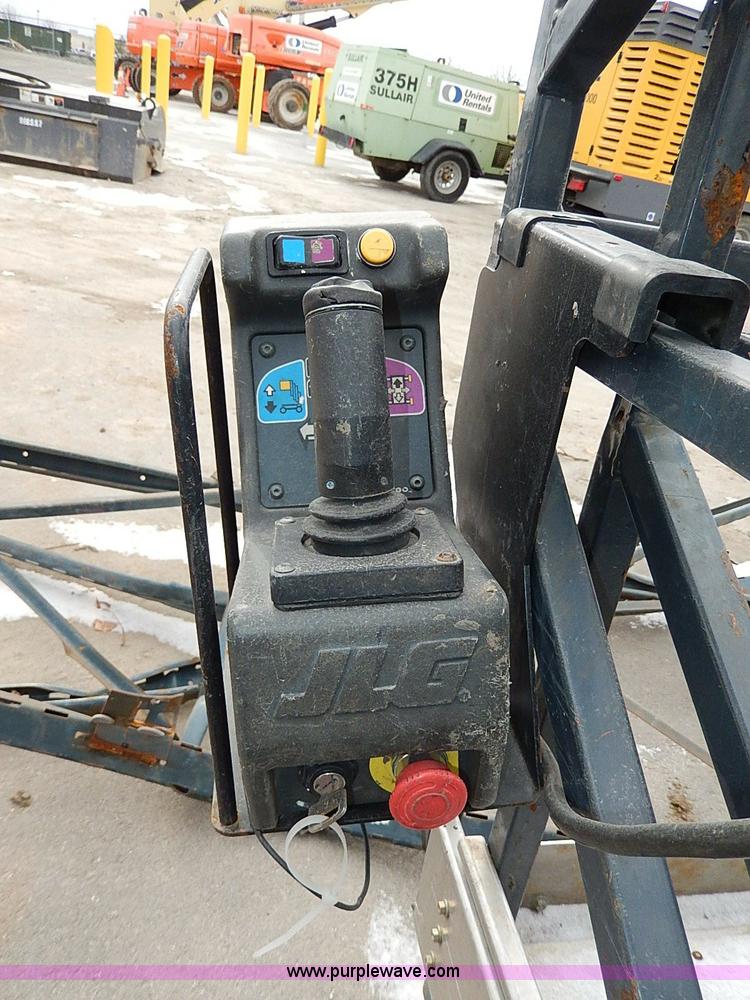 image for item I9458 2010 JLG 20MVL electric man lift