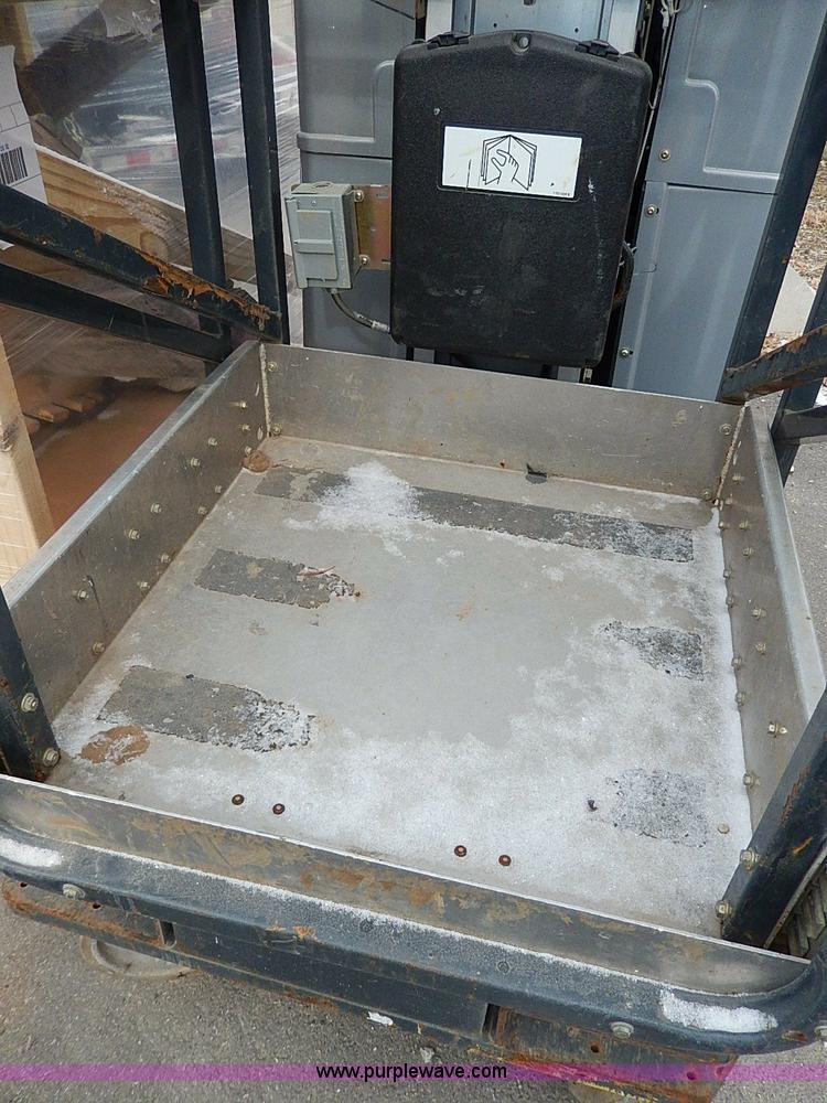 image for item I9458 2010 JLG 20MVL electric man lift