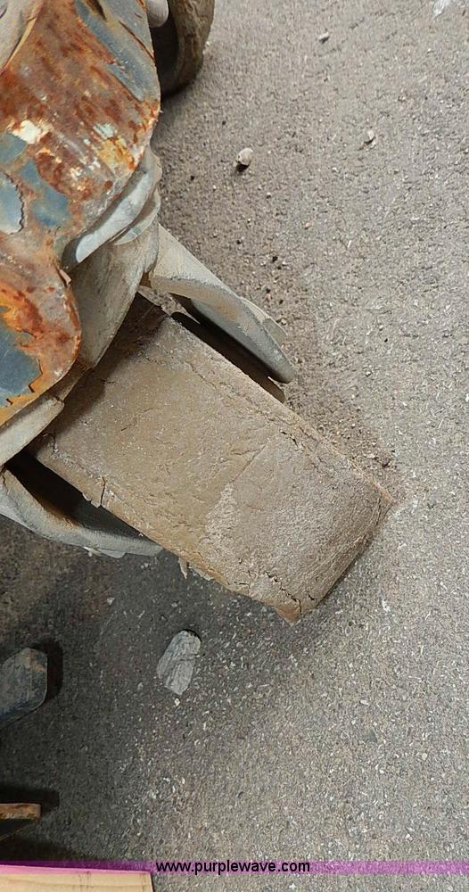 image for item I9458 2010 JLG 20MVL electric man lift