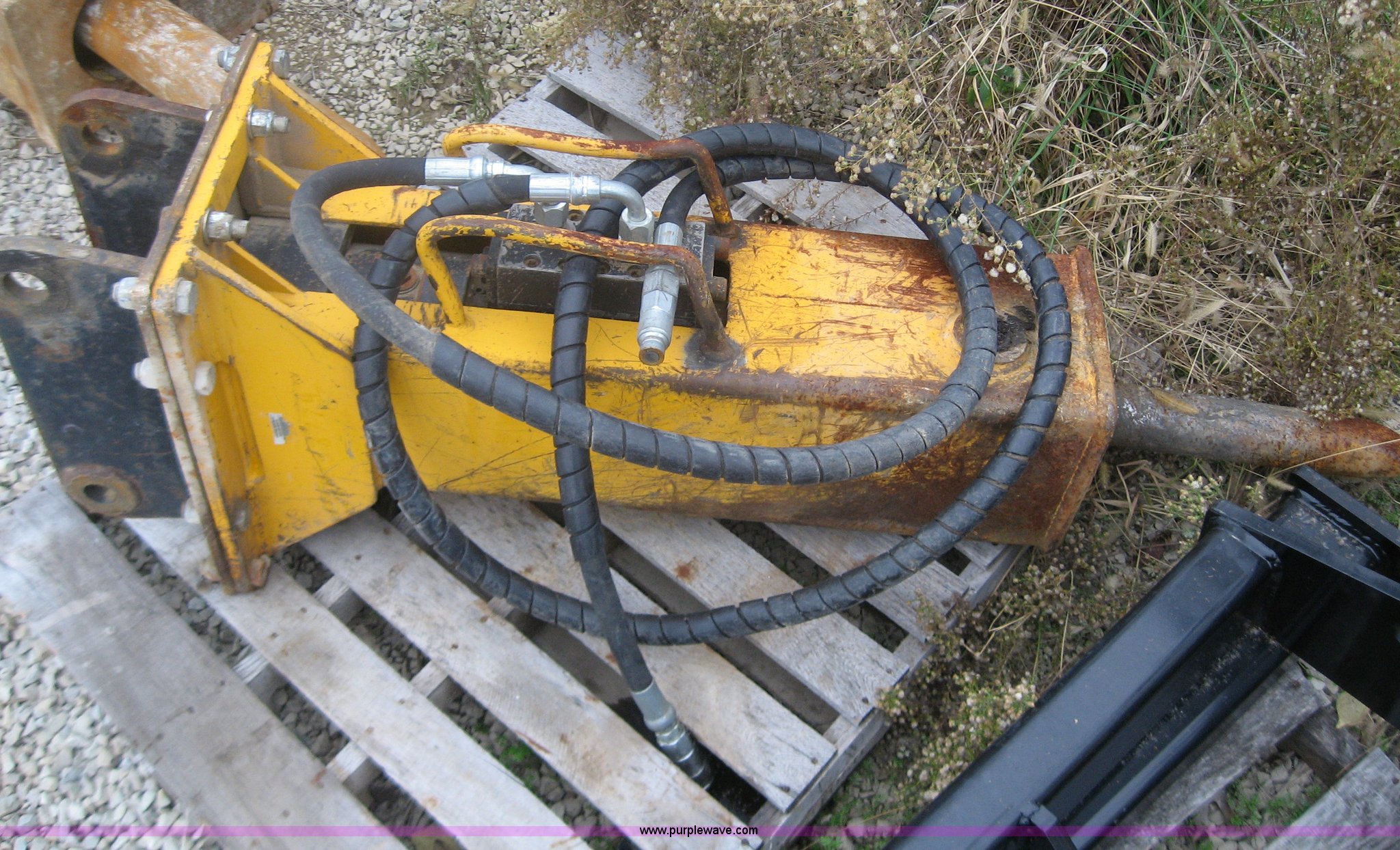 2006 Arrowhead S60 backhoe breaker in Louisville, KY Item AW9188 sold