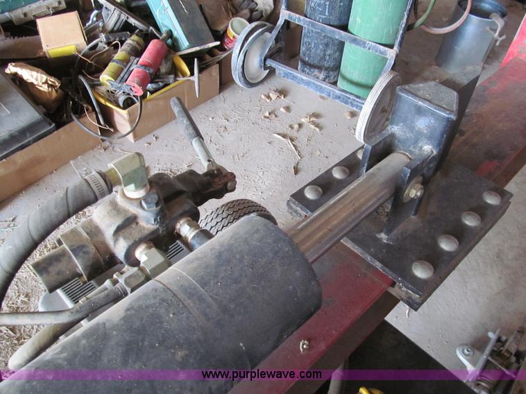 image for item AR9124 Swisher LS1032811 28 ton log splitter