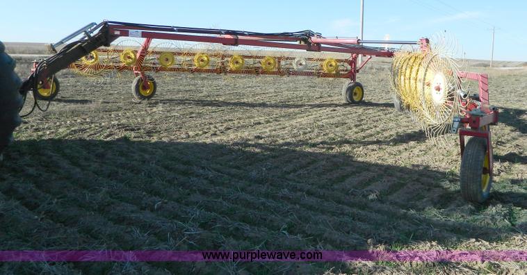 image for item D6071 New Holland HT154 wheel hay rake