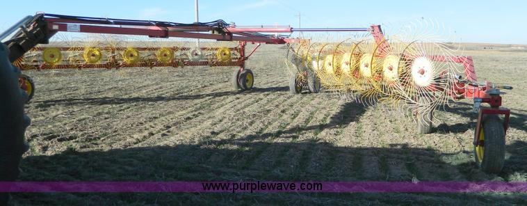 image for item D6071 New Holland HT154 wheel hay rake