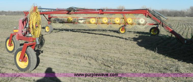 image for item D6071 New Holland HT154 wheel hay rake