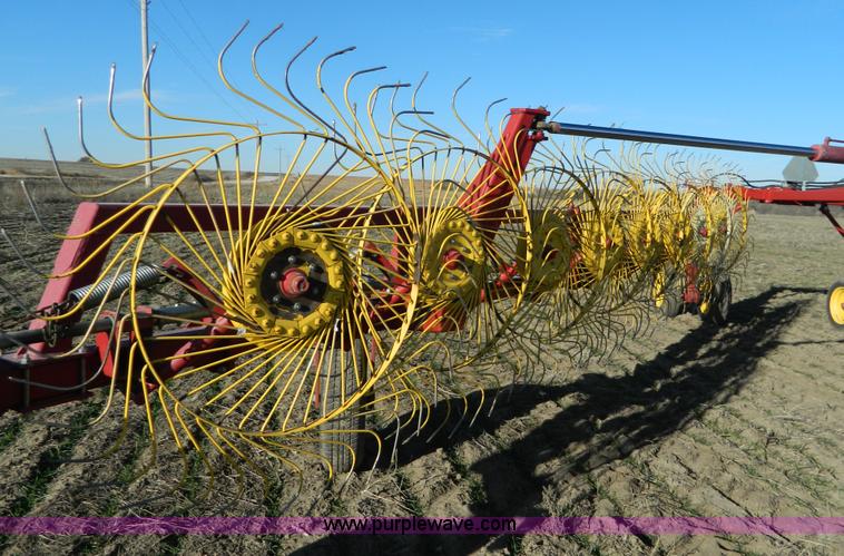 image for item D6071 New Holland HT154 wheel hay rake