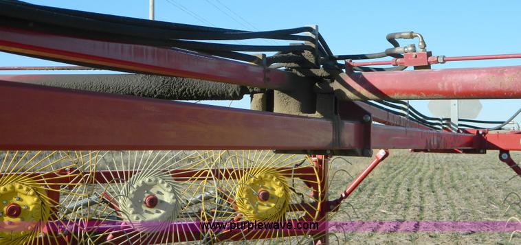 image for item D6071 New Holland HT154 wheel hay rake