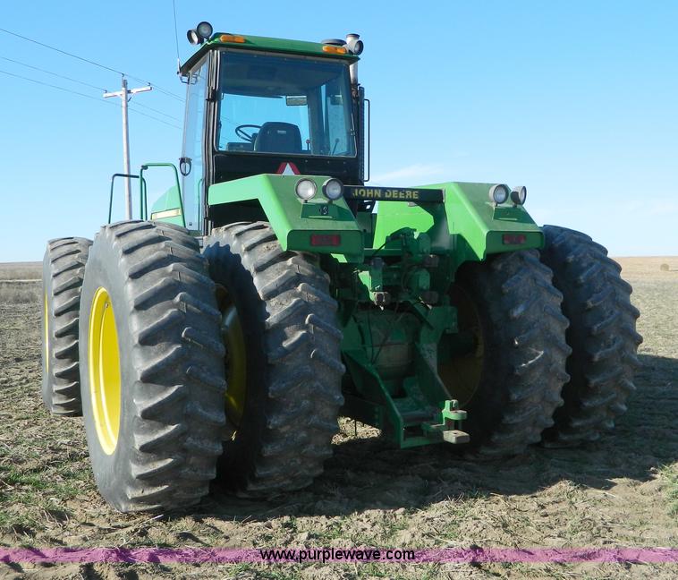 image for item D6072 1990 John Deere 8760 4WD tractor