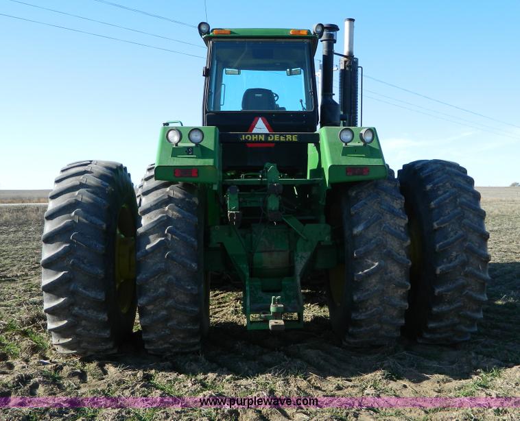 image for item D6072 1990 John Deere 8760 4WD tractor