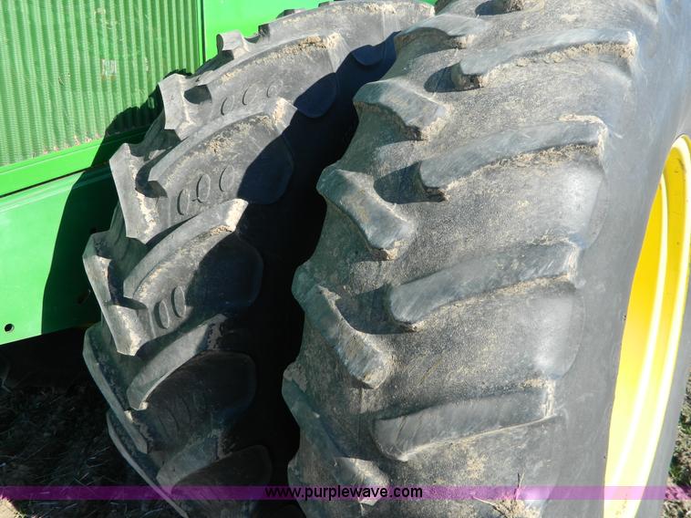 image for item D6072 1990 John Deere 8760 4WD tractor