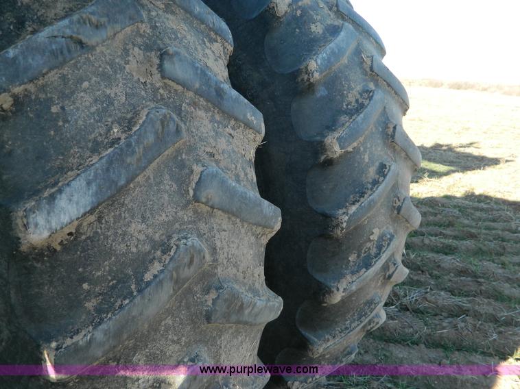 image for item D6072 1990 John Deere 8760 4WD tractor