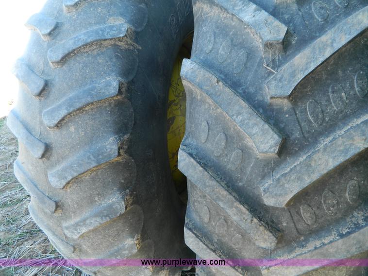 image for item D6072 1990 John Deere 8760 4WD tractor