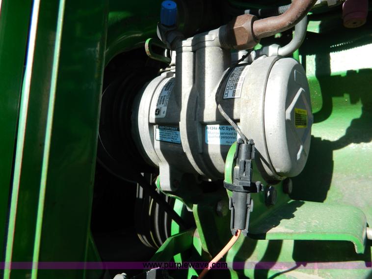 image for item D6072 1990 John Deere 8760 4WD tractor