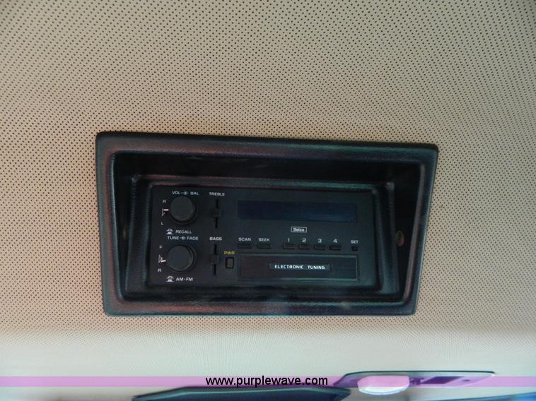 image for item D6072 1990 John Deere 8760 4WD tractor