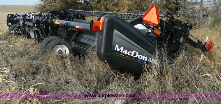 image for item D6075 2008 MacDon FD70 40' flex draper head