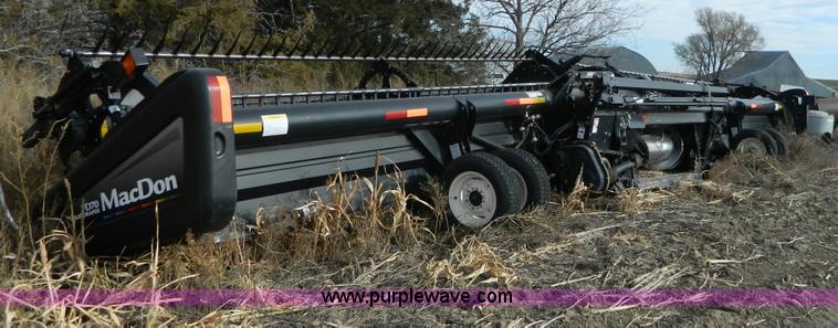 image for item D6075 2008 MacDon FD70 40' flex draper head