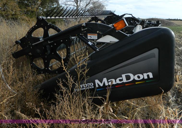 image for item D6075 2008 MacDon FD70 40' flex draper head