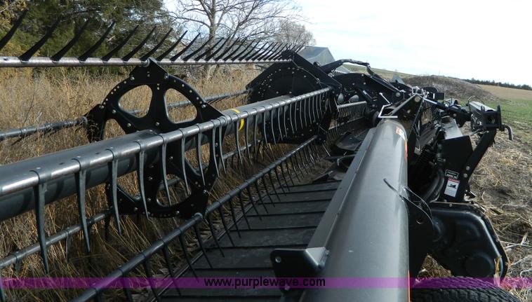 image for item D6075 2008 MacDon FD70 40' flex draper head