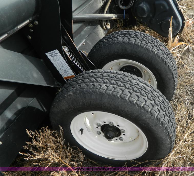 image for item D6075 2008 MacDon FD70 40' flex draper head