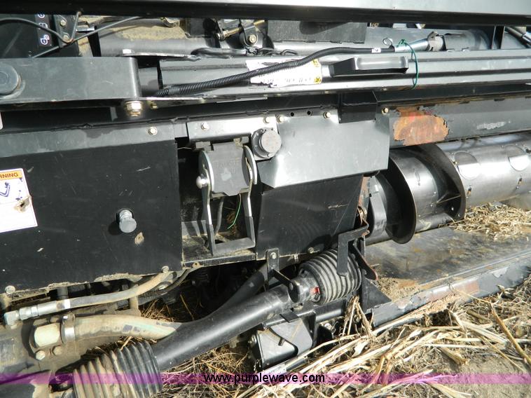 image for item D6075 2008 MacDon FD70 40' flex draper head