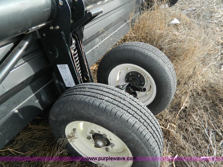 image for item D6075 2008 MacDon FD70 40' flex draper head