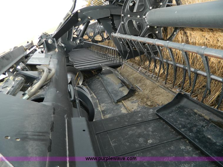 image for item D6075 2008 MacDon FD70 40' flex draper head