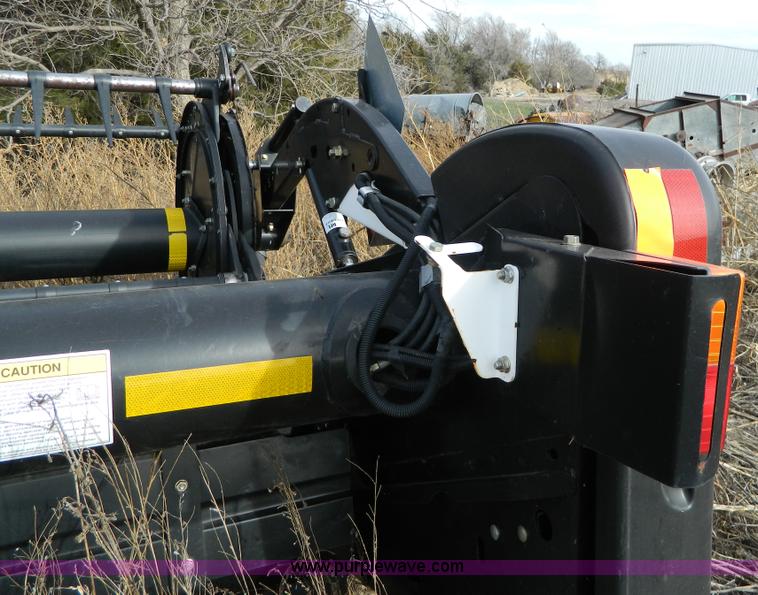 image for item D6075 2008 MacDon FD70 40' flex draper head