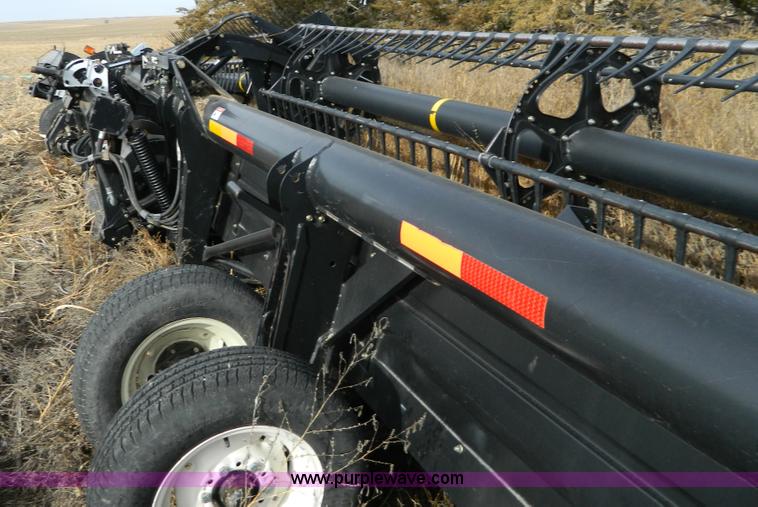 image for item D6075 2008 MacDon FD70 40' flex draper head