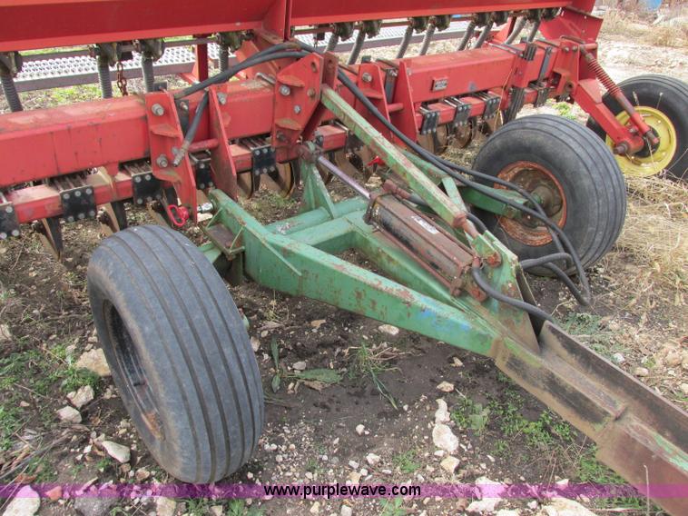 image for item F5445 Sunflower 9410 15' grain drill