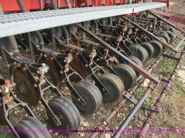 image for item F5445 Sunflower 9410 15' grain drill