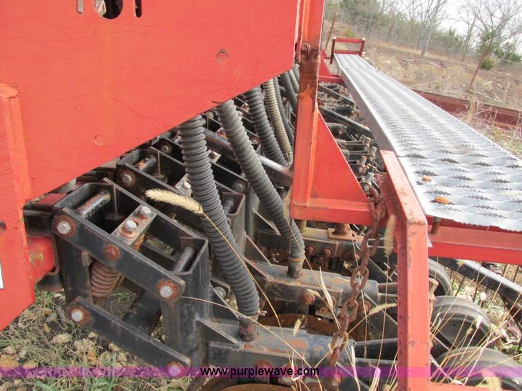 image for item F5445 Sunflower 9410 15' grain drill