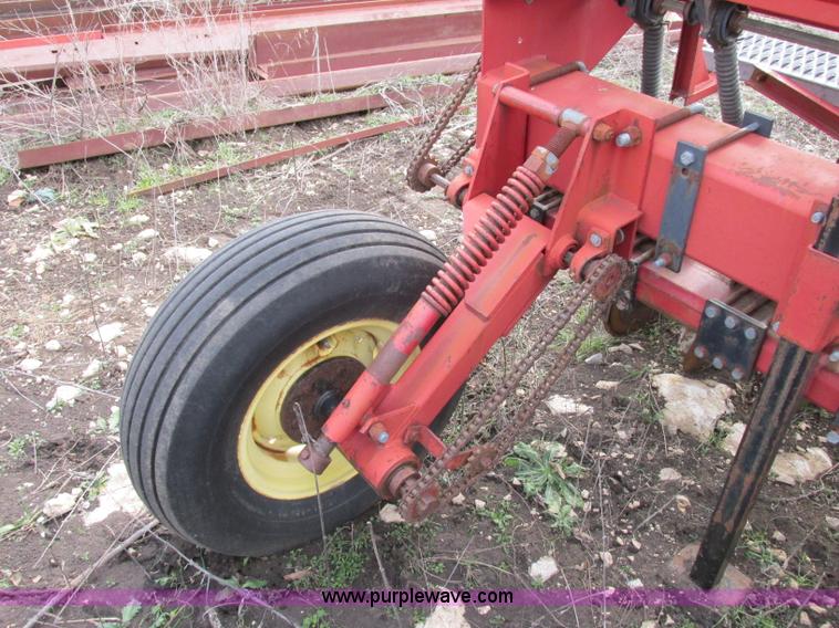 image for item F5445 Sunflower 9410 15' grain drill