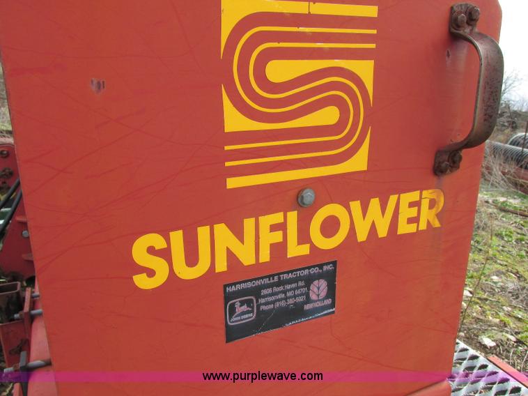 image for item F5445 Sunflower 9410 15' grain drill