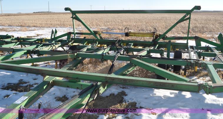 image for item G6198 John Deere 1610 chisel