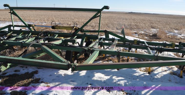 image for item G6198 John Deere 1610 chisel