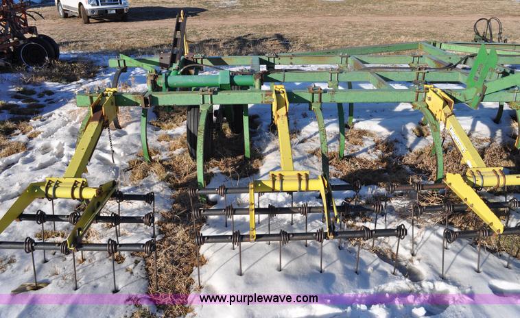 image for item G6198 John Deere 1610 chisel