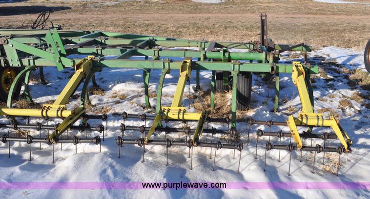 image for item G6198 John Deere 1610 chisel