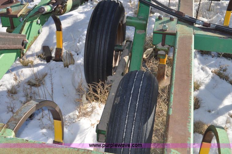 image for item G6198 John Deere 1610 chisel